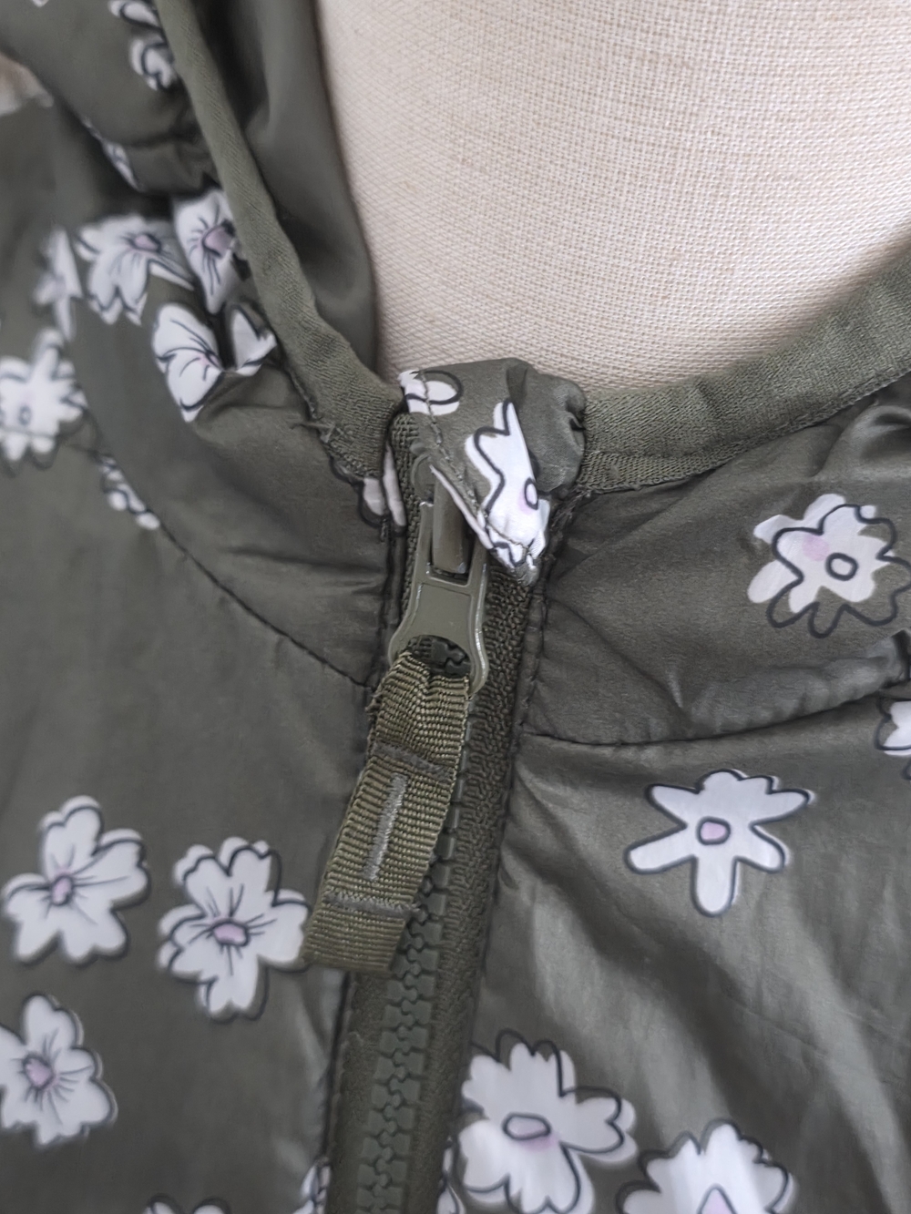 Olive Green Floral Puffer Jacket, Size Small, 7/8 - Picture 7 of 13